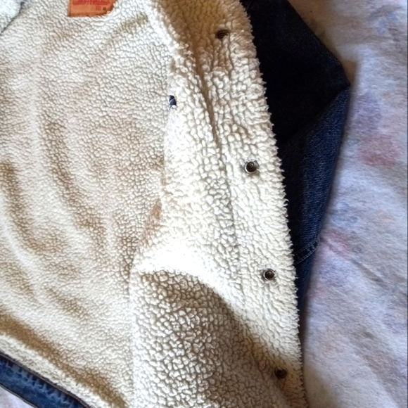 Levi's Sherpa Lined Blue Jean Jacket - Picture 14 of 16